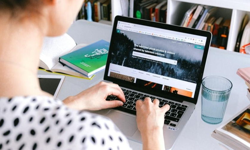 Booked & Branded: 6 Must-Have Marketing Tools for Freelancers