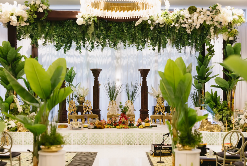 Floral & Luxe: Indian Wedding Backdrops That Steal the Show