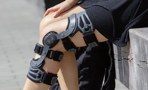 Maximising Mobility: The Essential Guide to MX Knee Braces